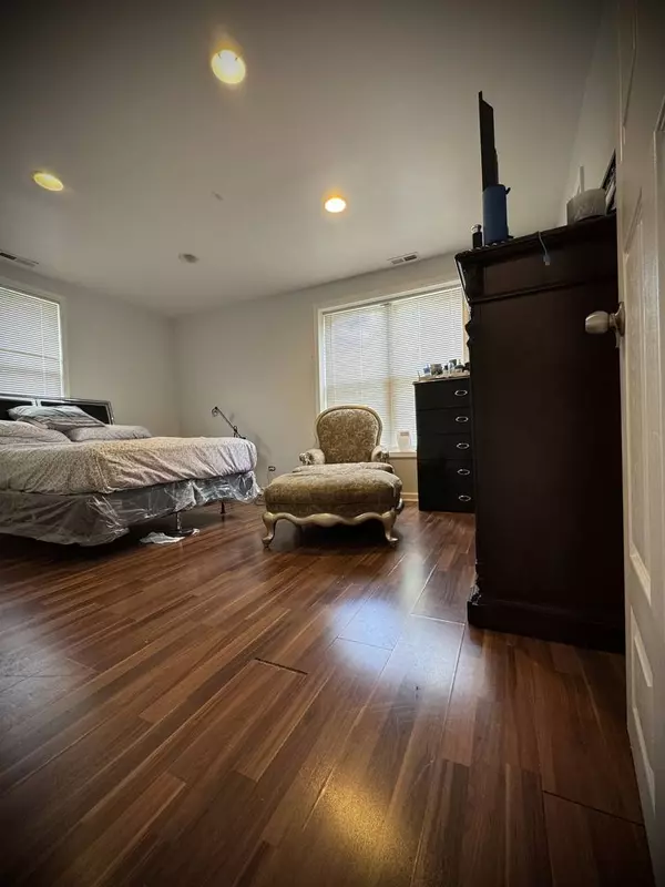 8513 S Sangamon ST, Chicago, IL 60620