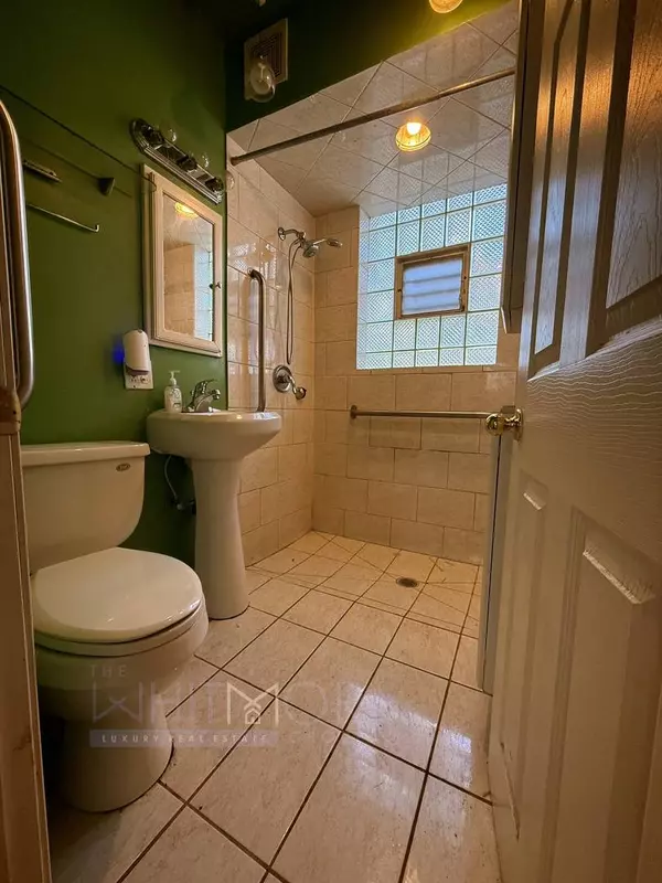 8505 S Vernon AVE, Chicago, IL 60619