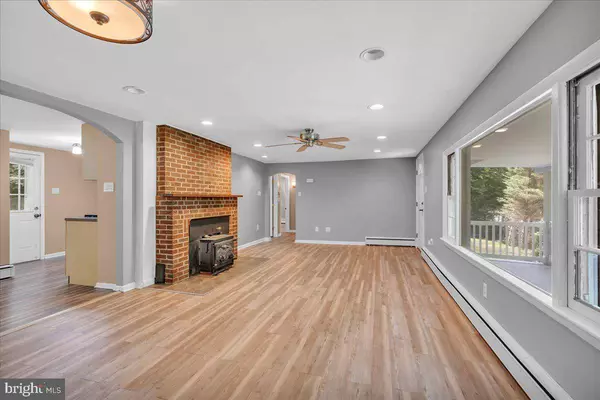 546 HURFFVILLE CROSSKEYS RD, Sewell, NJ 08080