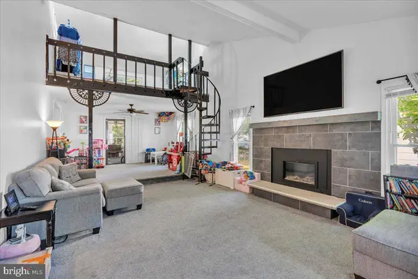 203 GEORGETOWN RD, Blackwood, NJ 08012