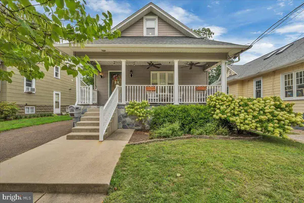 255 WOODLAWN TER