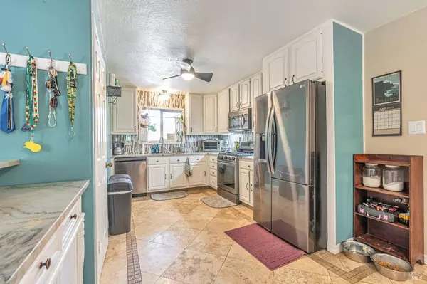 1116 Monterey Dr, Antioch, CA 94509-4618