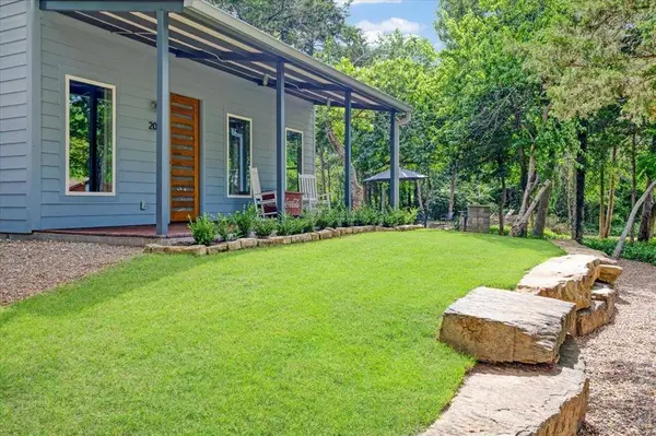 202 Parker Drive, Pottsboro, TX 75076