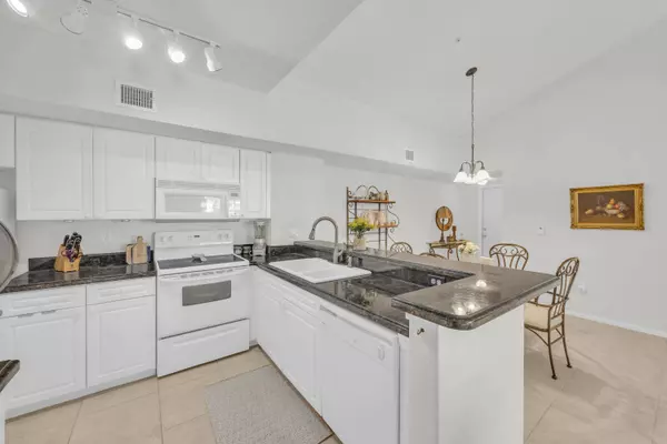 248 Village Blvd BLVD 3203, Tequesta, FL 33469