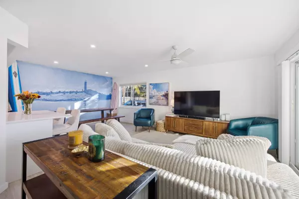 153 Seabreeze CIR, Jupiter, FL 33477