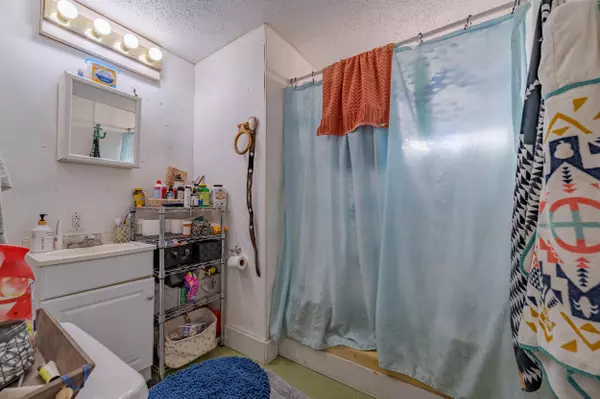 10038 Holtzel Rd, Coulterville, CA 95311-9577