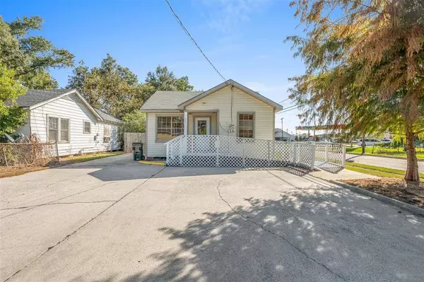 2621 Ernest ST, Lake Charles, LA 70601