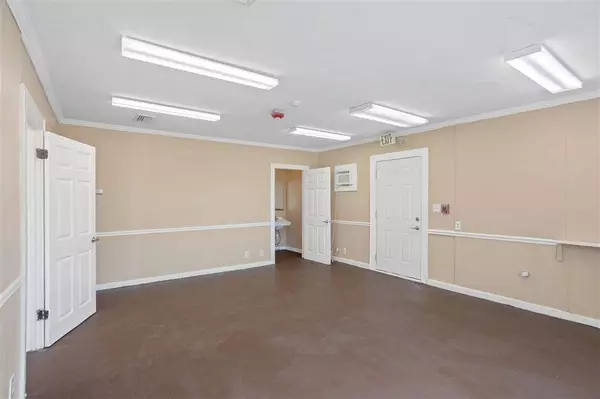 2621 Ernest ST, Lake Charles, LA 70601