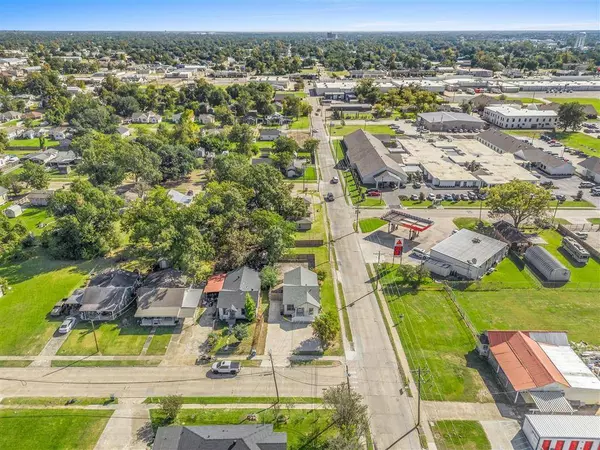 2621 Ernest ST, Lake Charles, LA 70601