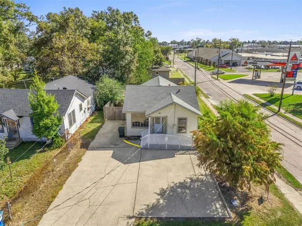 2621 Ernest ST, Lake Charles, LA 70601