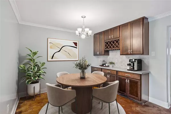 2342 Lake St ST, Lake Charles, LA 70601