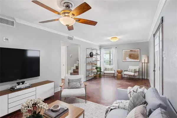 2342 Lake St ST, Lake Charles, LA 70601