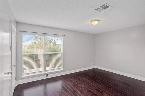 2342 Lake St ST, Lake Charles, LA 70601