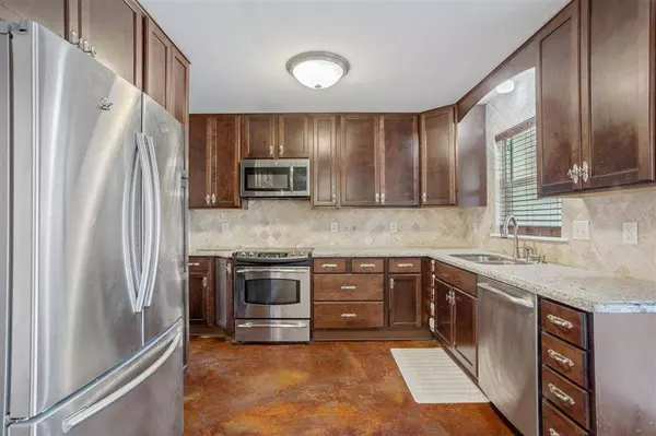 2342 Lake St ST, Lake Charles, LA 70601