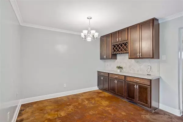 2342 Lake St ST, Lake Charles, LA 70601