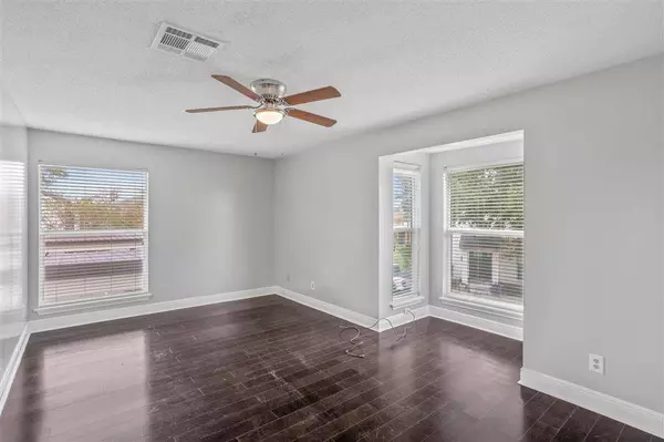 2342 Lake St ST, Lake Charles, LA 70601