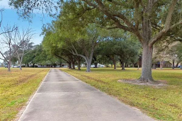 5898 Thompson RD, Sulphur, LA 70665