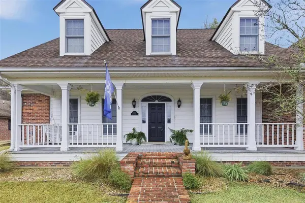 4887 Riverview LN, Lake Charles, LA 70605