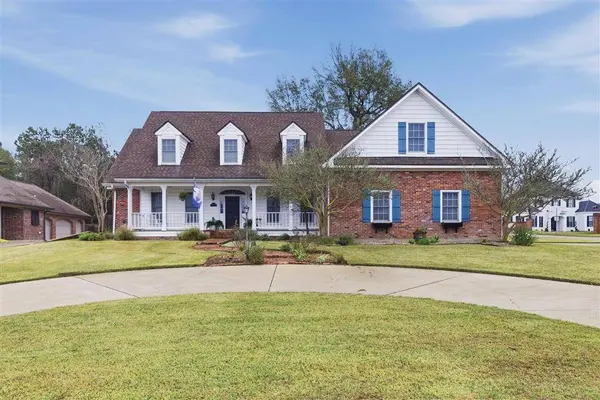 4887 Riverview LN, Lake Charles, LA 70605