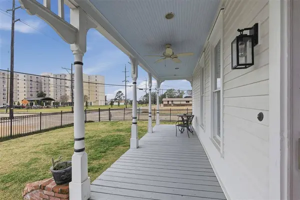 401 Pine St ST, Lake Charles, LA 70601