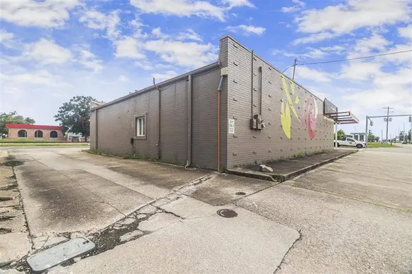 2001 Enterprise Blvd, Lake Charles, LA 70601