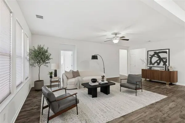 3136 Crest LN, Lake Charles, LA 70607