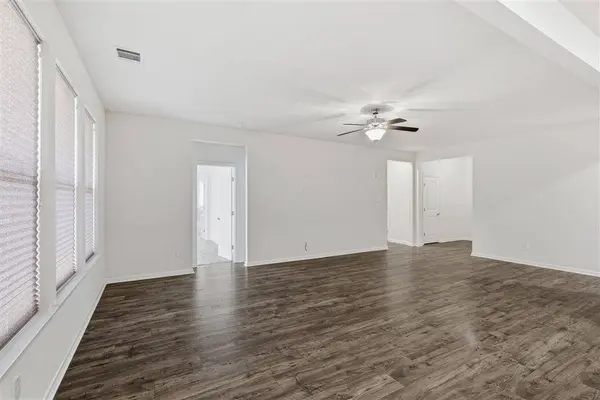 3136 Crest LN, Lake Charles, LA 70607