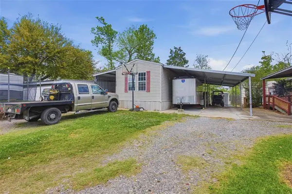 2137 Cedar Ln LN, Sulphur, LA 70663