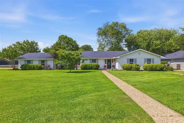 2 Fairway DR, Lake Charles, LA 70605