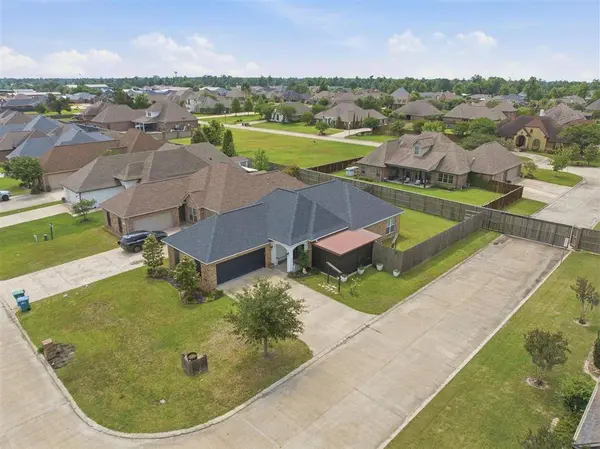 1040 Michelle Dr DR, Sulphur, LA 70663