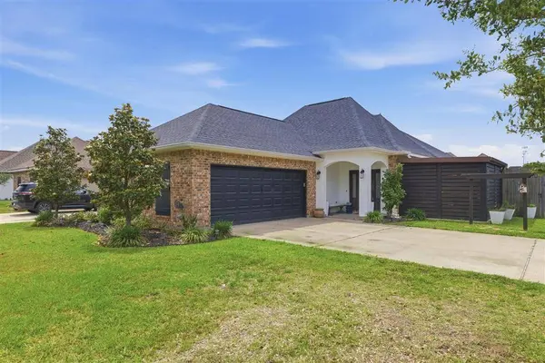 1040 Michelle Dr DR, Sulphur, LA 70663