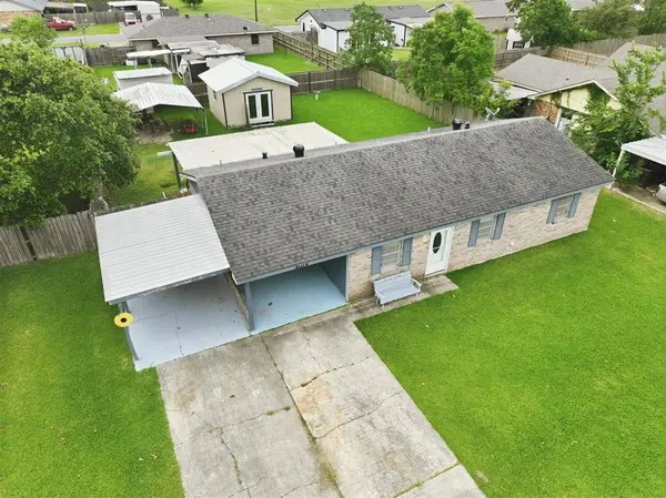 1734 Myrtle ST, Westlake, LA 70669