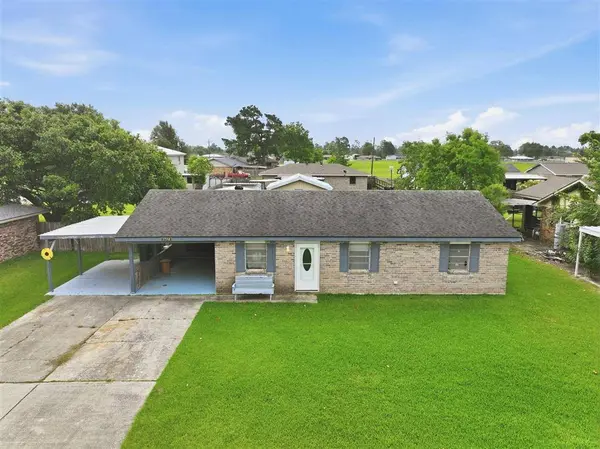 1734 Myrtle ST, Westlake, LA 70669