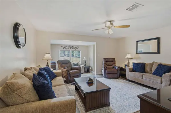 155 Wall LN, Lake Charles, LA 70611