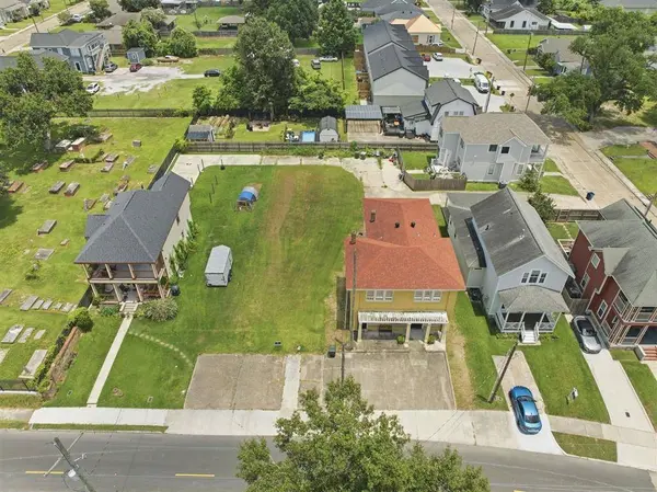 1129 Common ST, Lake Charles, LA 70601