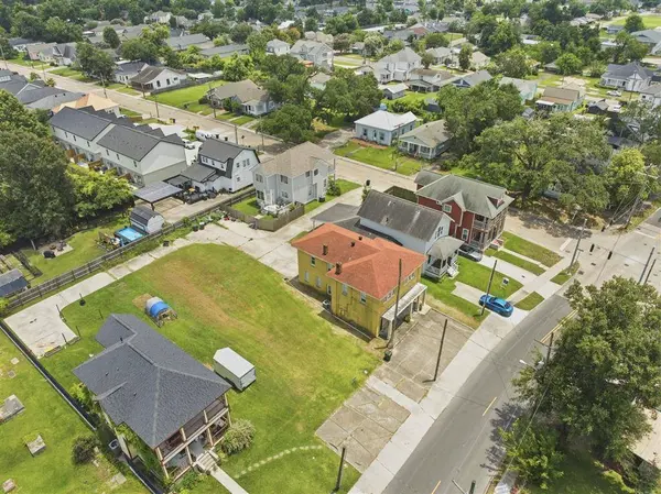 1129 Common ST, Lake Charles, LA 70601