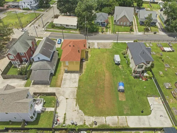 1129 Common ST, Lake Charles, LA 70601