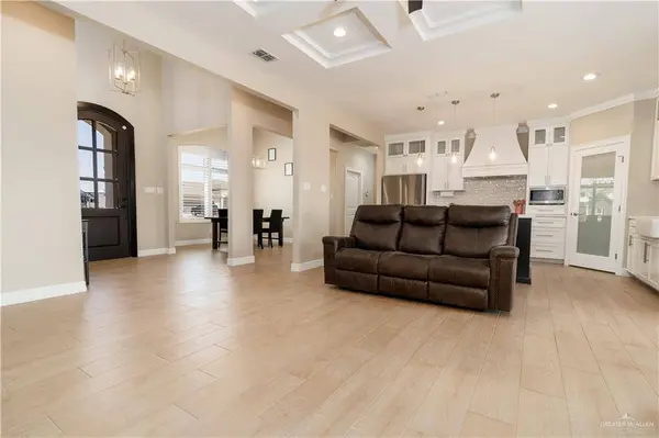 6316 Cardiff AVE, Edinburg, TX 78542