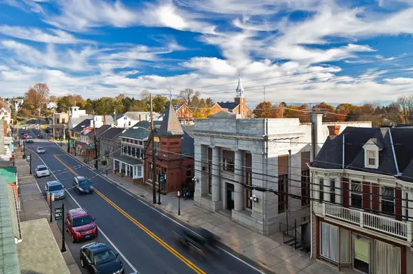 Who Is the Best Real Estate Agent for Selling a Home in Middletown, Maryland?,Iron Oak Home Team at Real Broker, LLC