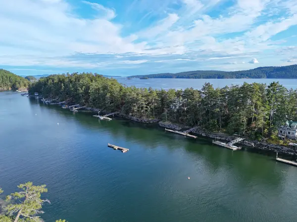 14 Secret Island, Prevost Island, Columbia