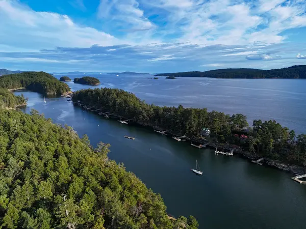 14 Secret Island, Prevost Island, Columbia