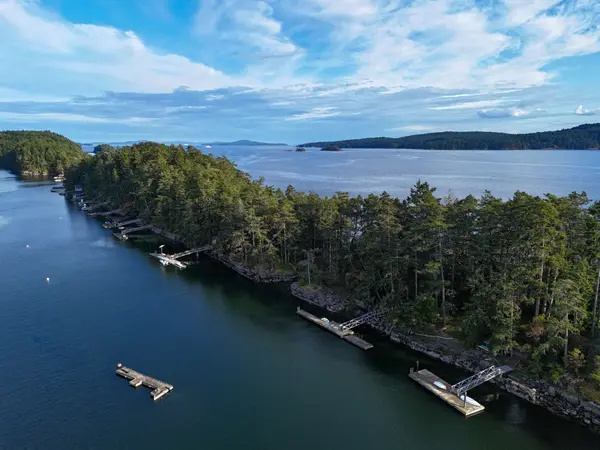 14 Secret Island, Prevost Island, Columbia