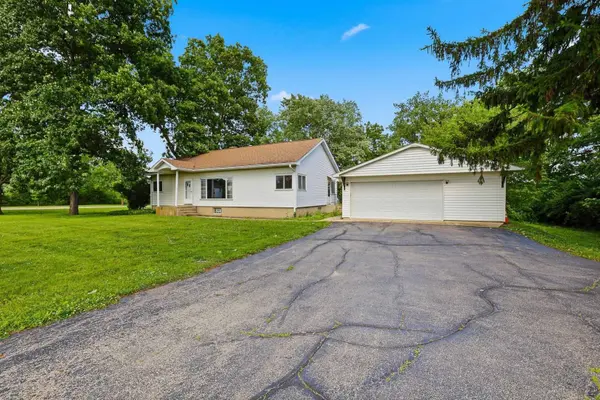 3S103 S Raddant RD, Batavia, IL 60510