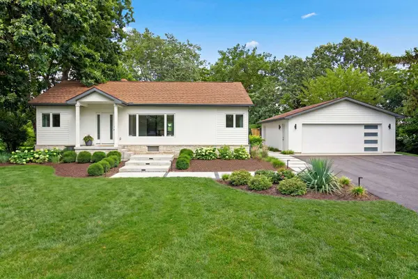 3S103 S Raddant RD, Batavia, IL 60510