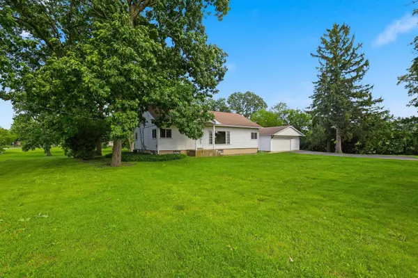 3S103 S Raddant RD, Batavia, IL 60510