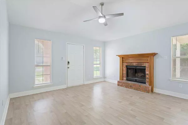 2307 Flintstone CIR, Killeen, TX 76543