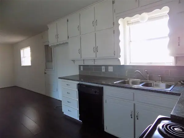 1016 Billie Ruth Lane, Hurst, TX 76053