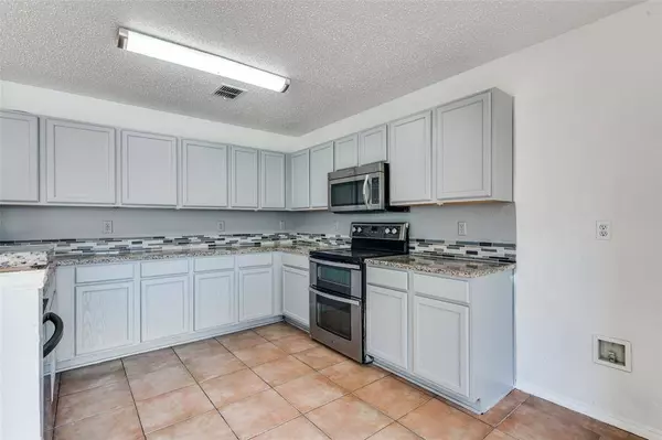 10141 Chapel Rock Drive, Fort Worth, TX 76116