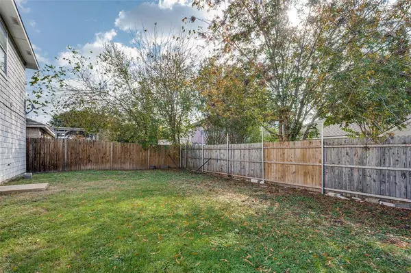 10141 Chapel Rock Drive, Fort Worth, TX 76116