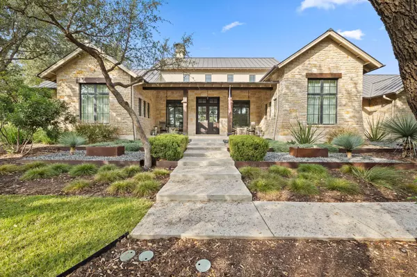 1909 Knights Chance LN, Spicewood, TX 78669